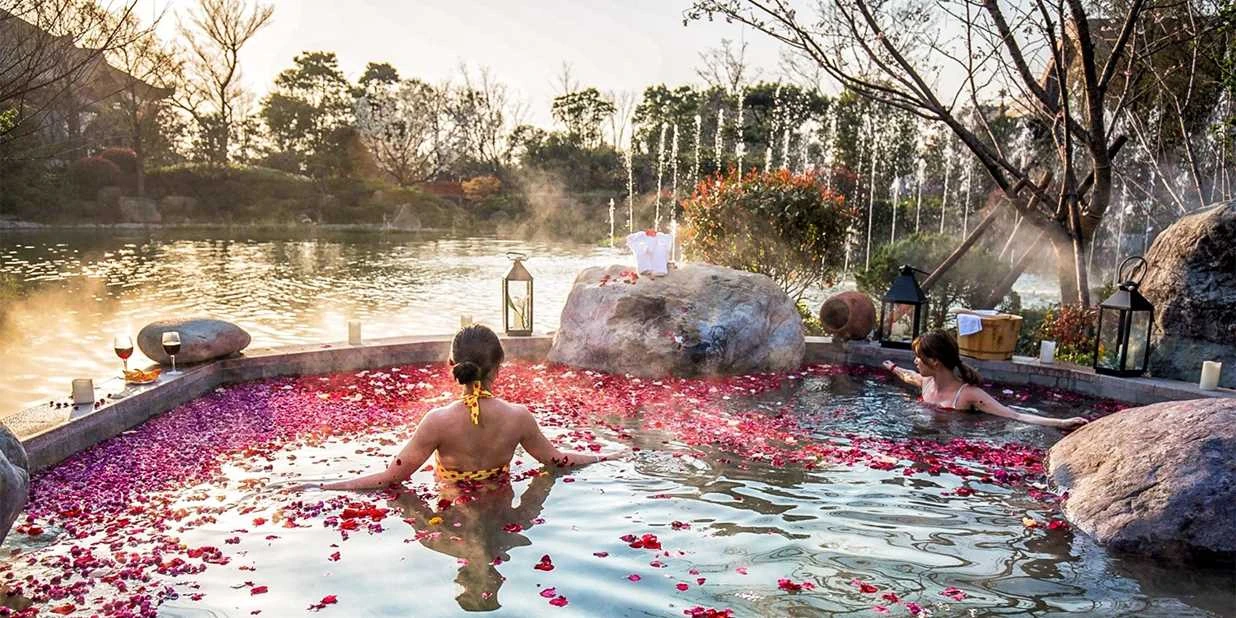 蘑菇视频碳酸氢钠型天然温泉水质展示